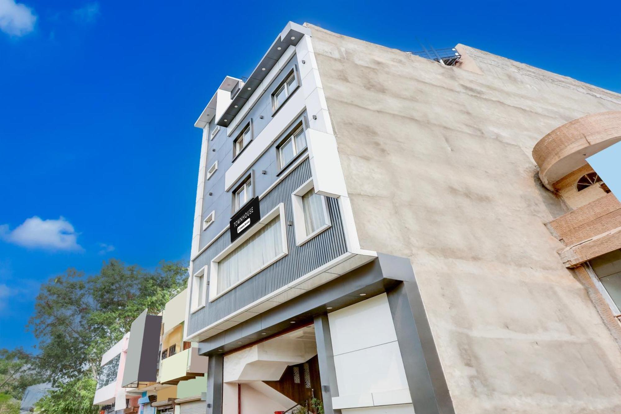 Super Townhouse Model Town Rohtak Formerly Hotel Tathastu Exterior photo