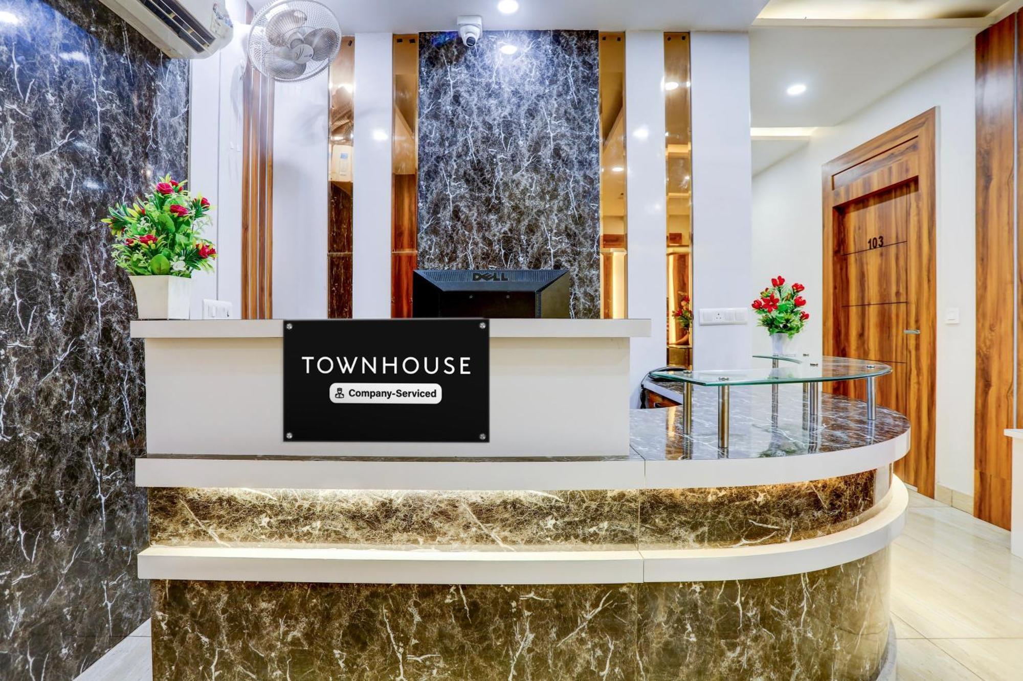 Super Townhouse Model Town Rohtak Formerly Hotel Tathastu Exterior photo