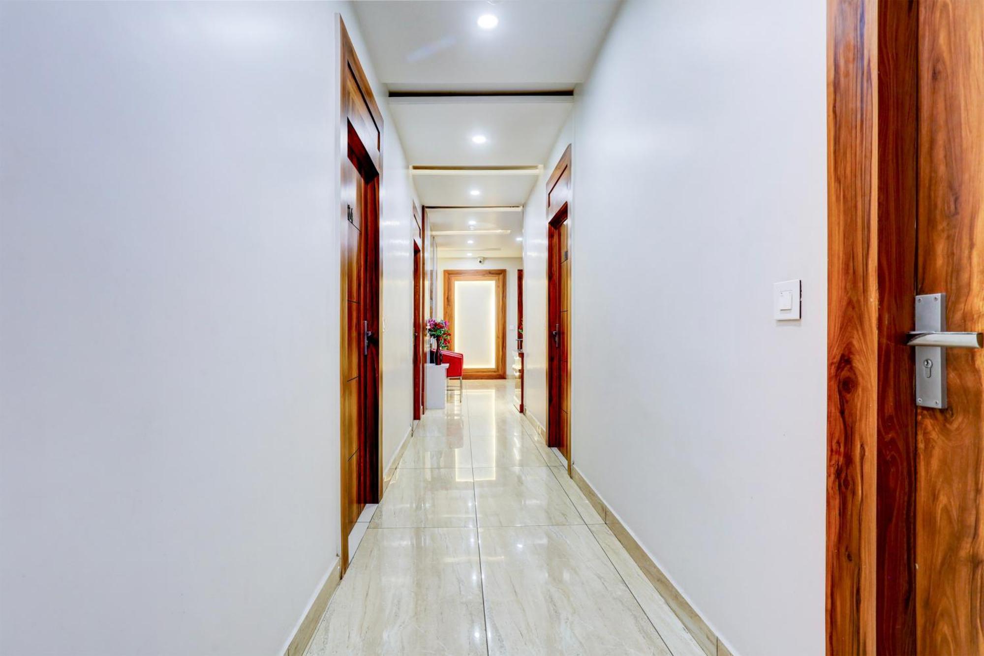 Super Townhouse Model Town Rohtak Formerly Hotel Tathastu Exterior photo