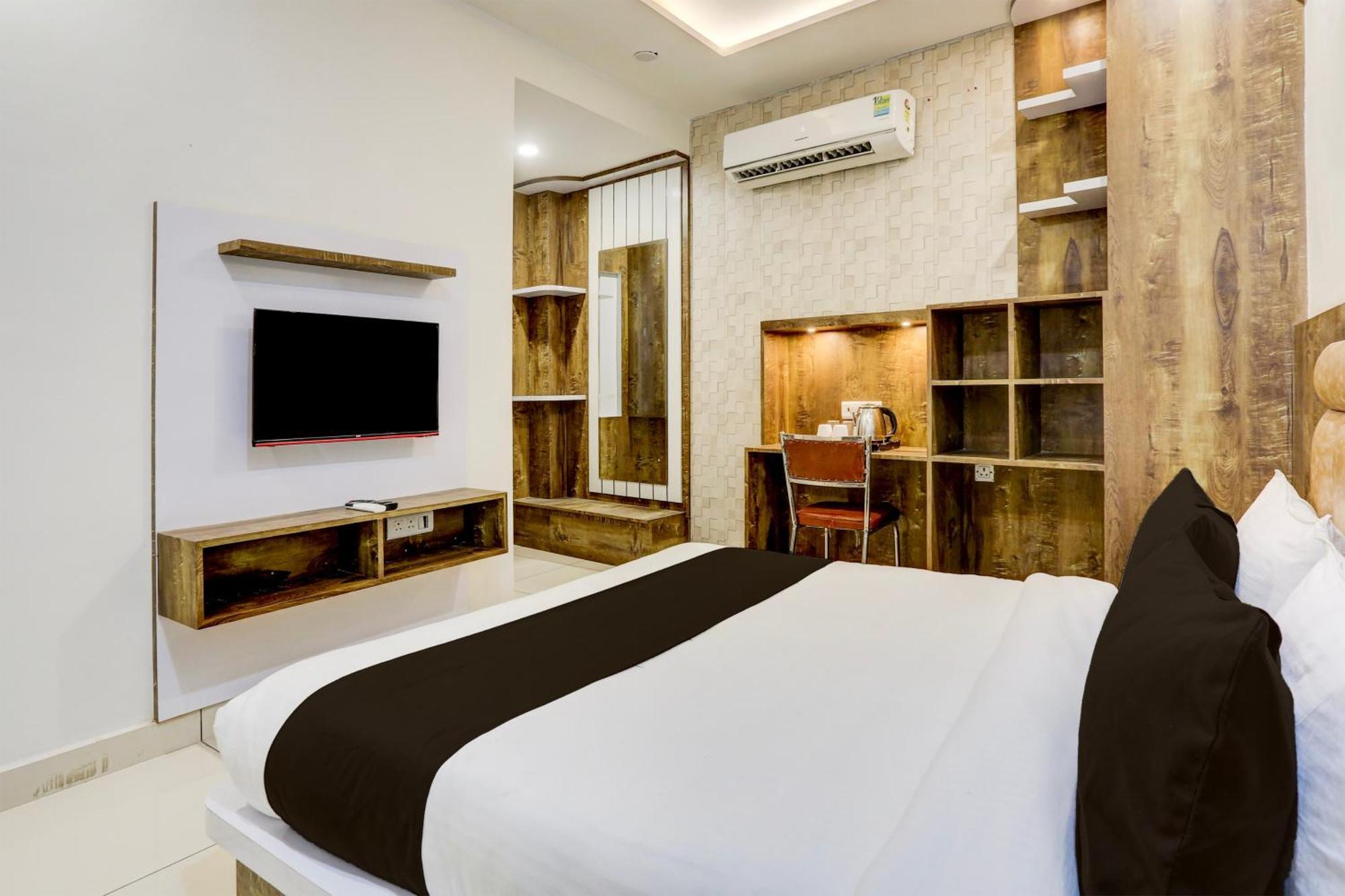 Super Townhouse Model Town Rohtak Formerly Hotel Tathastu Exterior photo