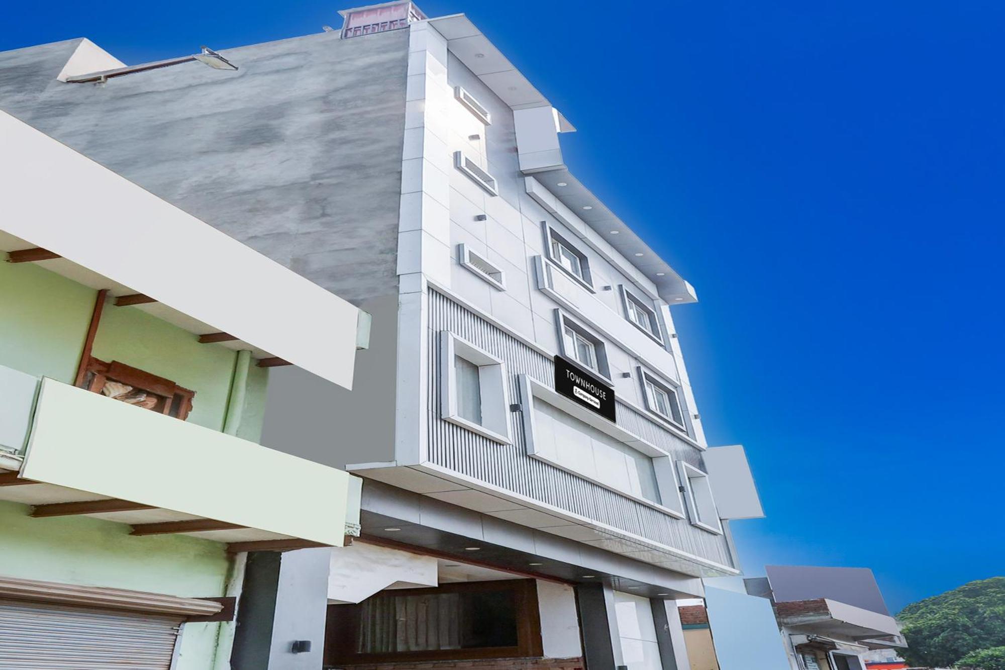 Super Townhouse Model Town Rohtak Formerly Hotel Tathastu Exterior photo